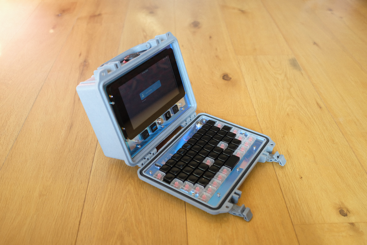 Photo of the Little Luggable sitting on a desk